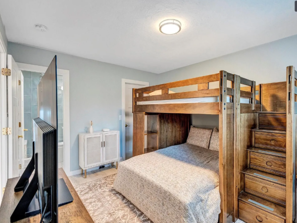 Luxurious Beachfront Condo in Longboat Key - Your Coastal Retreat Awaits